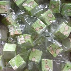 Gros cubes de nougat tendre à la pistache (lot de 5)